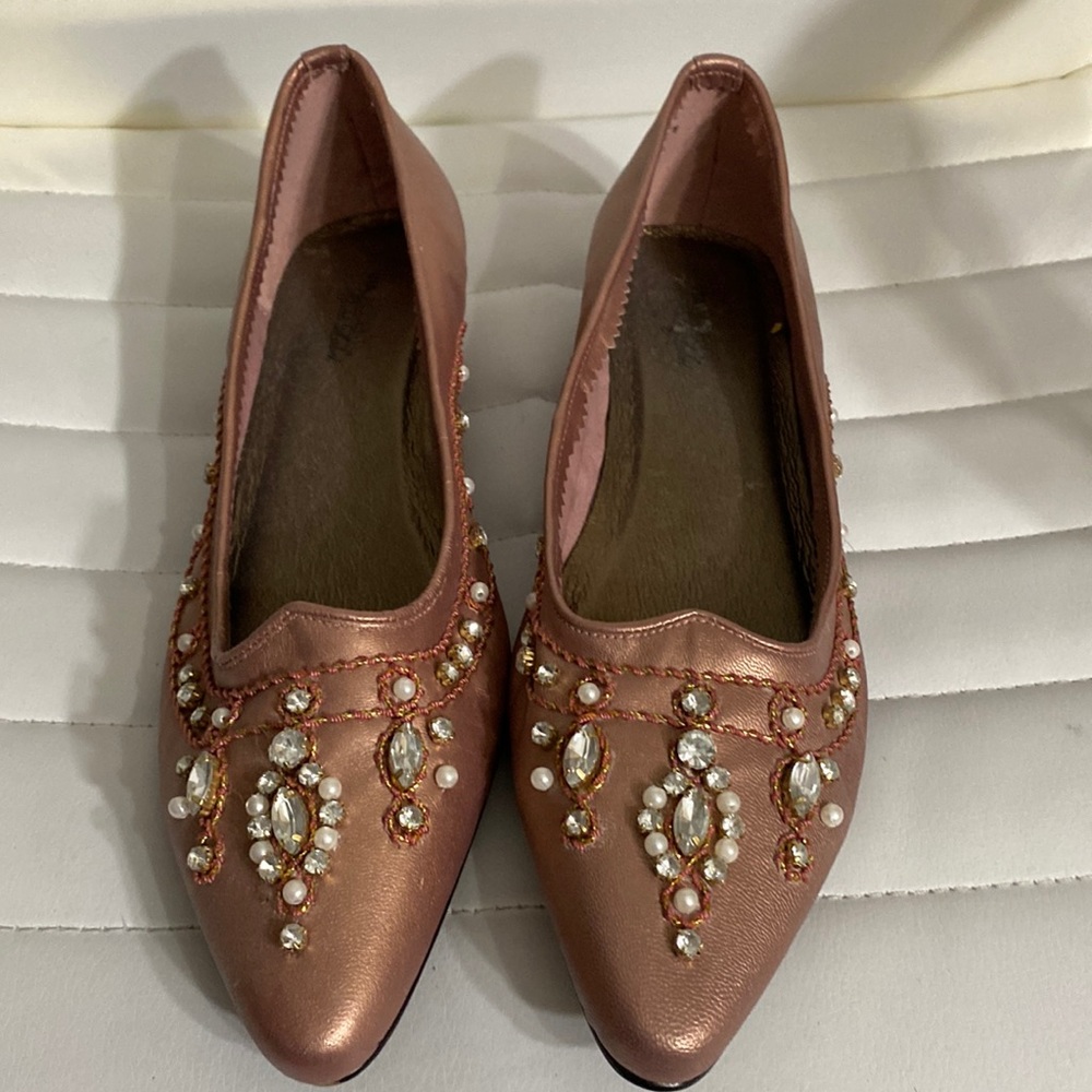 Ladies dress flat shoes. Add some sparkle to your wardrobe!